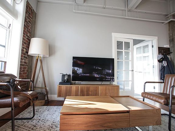 5th image of 1101 A St Unit 605