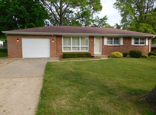 142 Cascade Dr, Columbia, IL 62236