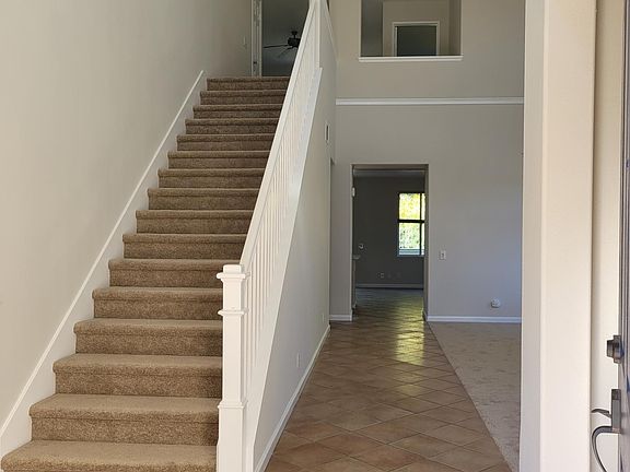 4th image of 31420 Congressional Dr