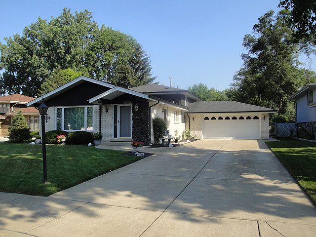 1st image of 8132 W Erin Dr