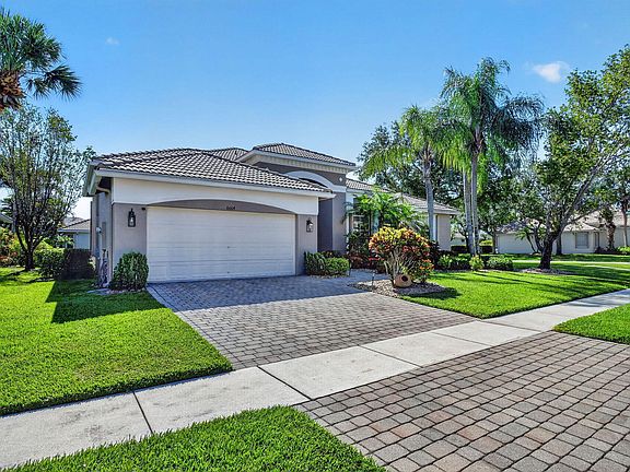 3rd image of 6664 Murano Way