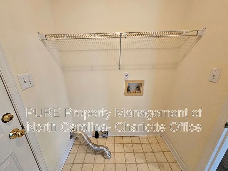 151 Woodfern Pl — Photo 35