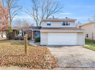 2312 Hackberry Ct, Champaign, IL 61821