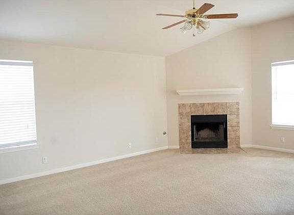 2nd image of 100 Lightfoot Ct