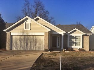 928 Oak Knoll Manor Dr, Saint Louis, MO