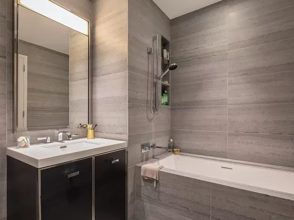 252 South Street image 4 of 12