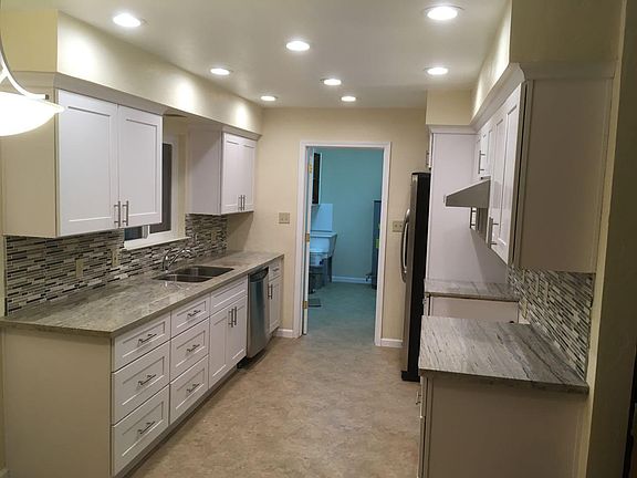 3rd image of 1113 Brownwyk Dr