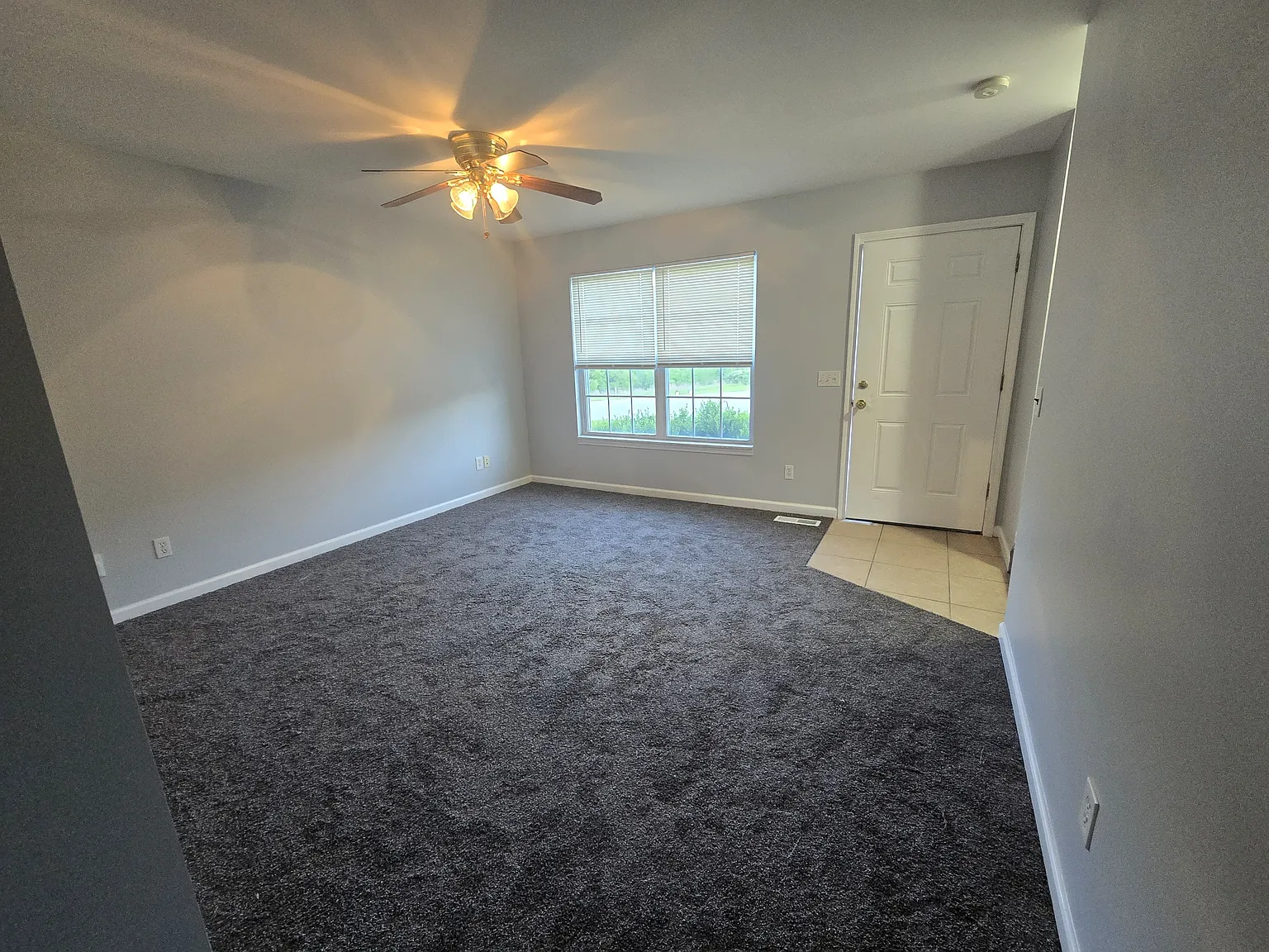 3 bed, 1.5 bath, 1100 sqft, $1,525 — Photo 3