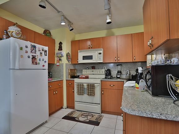 5th image of 2863 NW 191st Ter