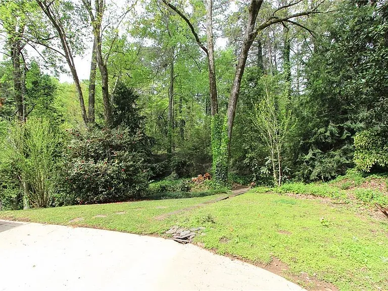 1365 Timberland Dr SE — Photo 45