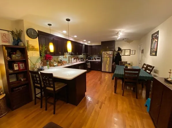 119 Willow St #1, Cambridge, MA 02141