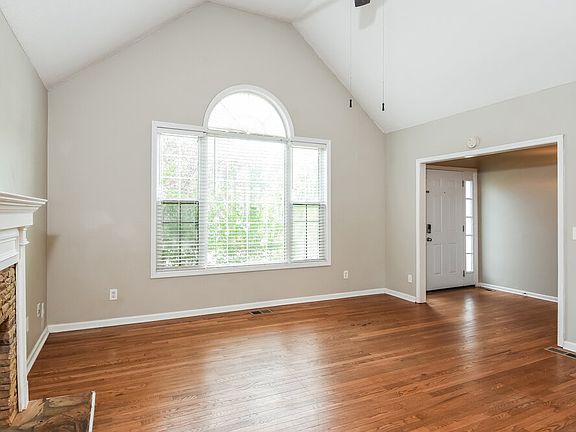 5th image of 2054 Spicers Ln