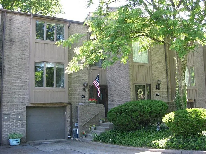 62 Maple Ct photo 1