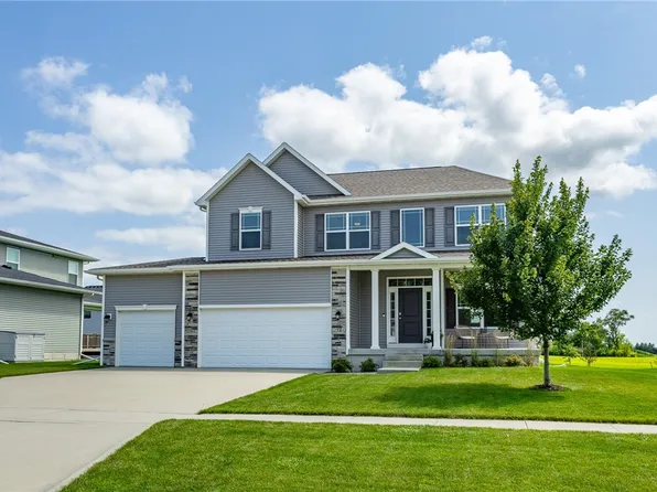 2174 SE Fox Valley Dr, West Des Moines, IA 50265
