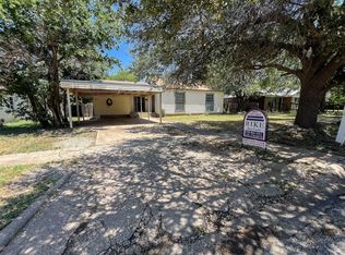 313 Hollywood Dr, Coleman, TX 76834