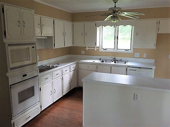 4th image of 16 Deerwood Dr