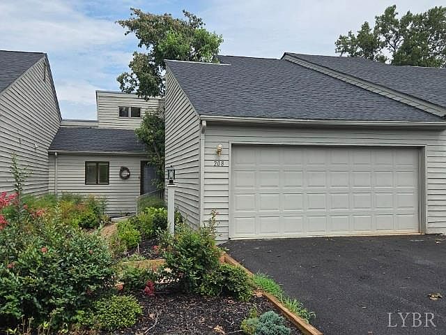 1st image of 208 Shaker Ln