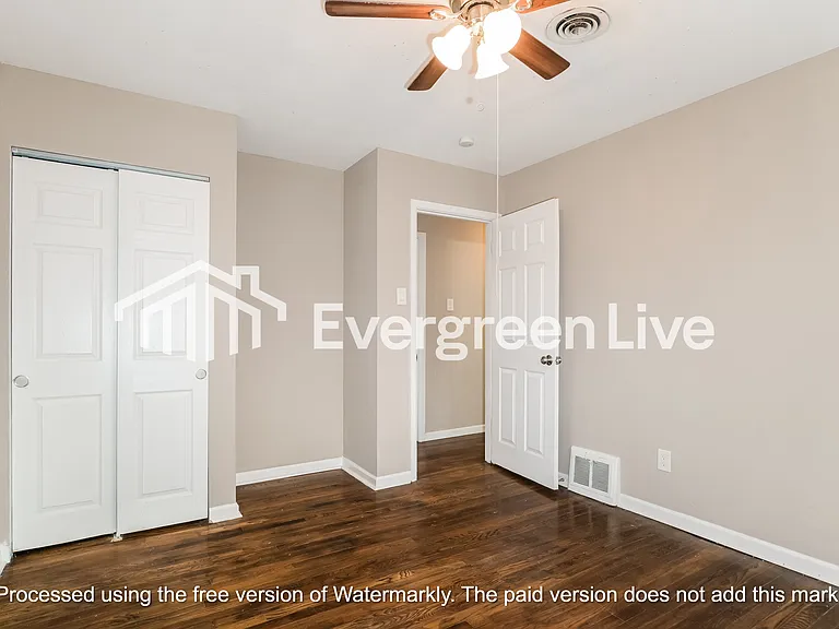 1070 Ozment Dr — Photo 5