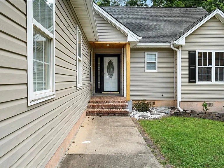 141 Poplar Way — Photo 5