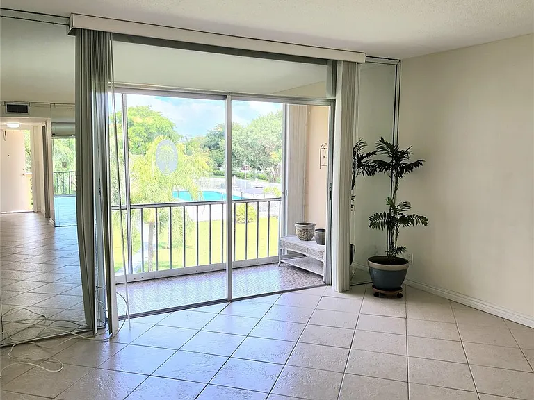 4700 Washington St #308 — Photo 9