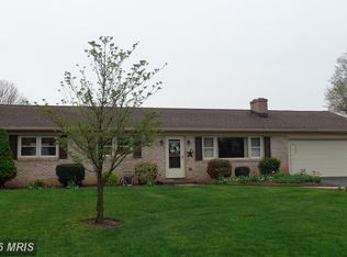 127 Crider Ave, Fayetteville, PA 17222