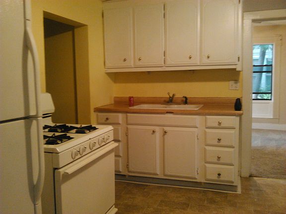 partial kitchen view