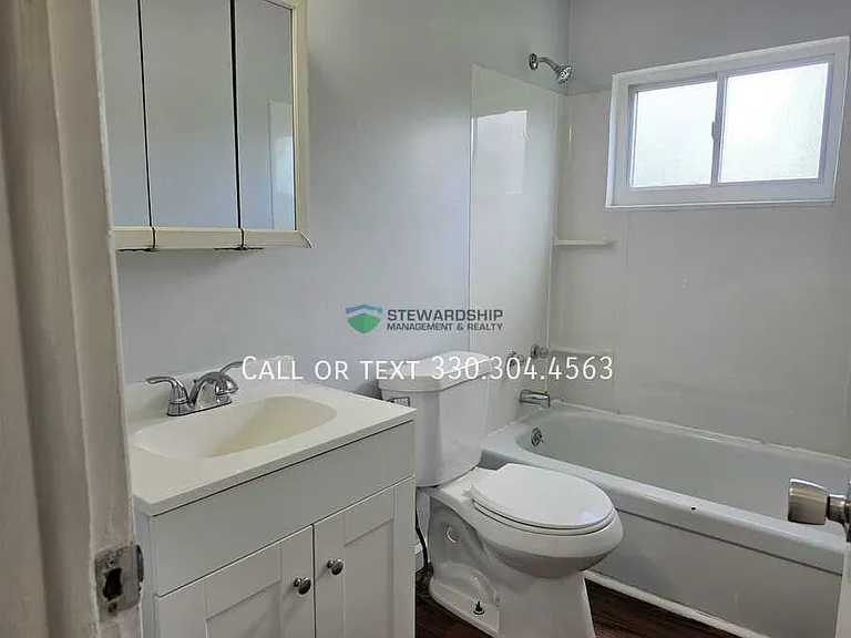 1111 N Elm St #R — Photo 11