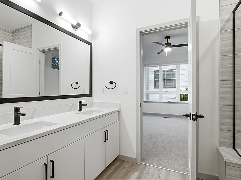 University Hills Townhomes — Photo 14