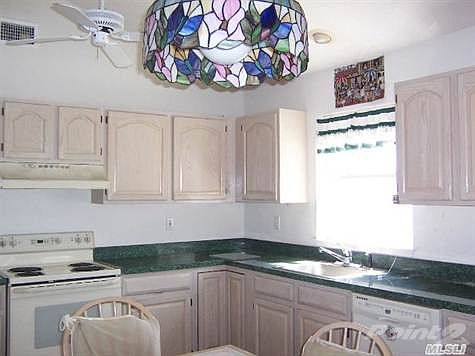 2nd image of 101 Village Cir W