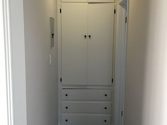 3rd image of 408-410 E Elk Ave #409-413-413B