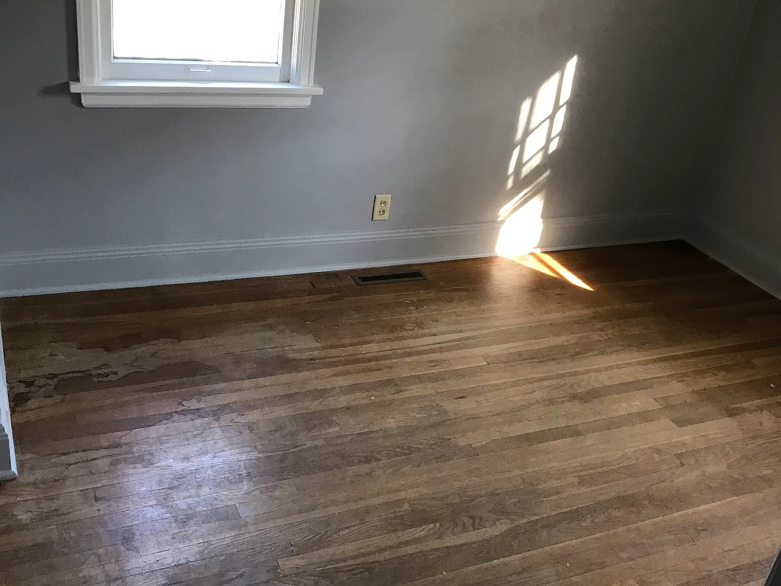 4 bed, 1215 sqft, $2,500 — Photo 3
