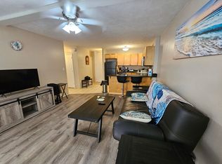 430 Kaiolu St APT 202, Honolulu, HI 96815