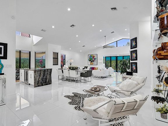 2nd image of 5851 NW 21st Avenue