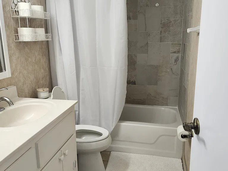 925 N Halifax Ave #303 — Photo 17