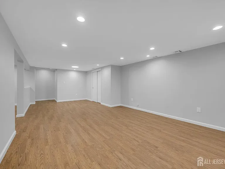 1430 Kearney Dr — Photo 36