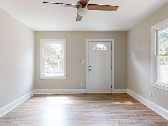 4th image of 304 Clairmont Circle