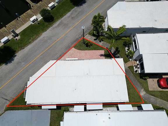 2nd image of 207 Dock Drive #G