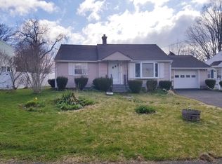 10 Maryland Ave, Pittsfield, MA 01201