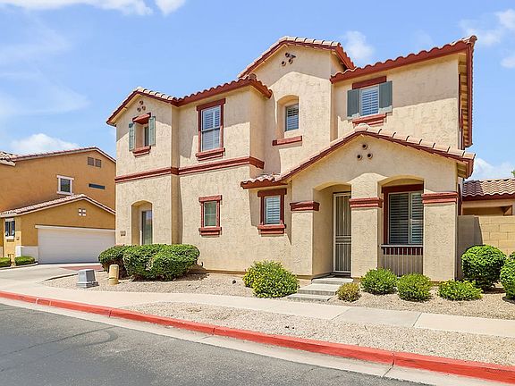 2nd image of 954 E Cantebria Dr