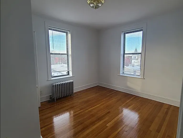 22-18 42nd St #B2 — Photo 3