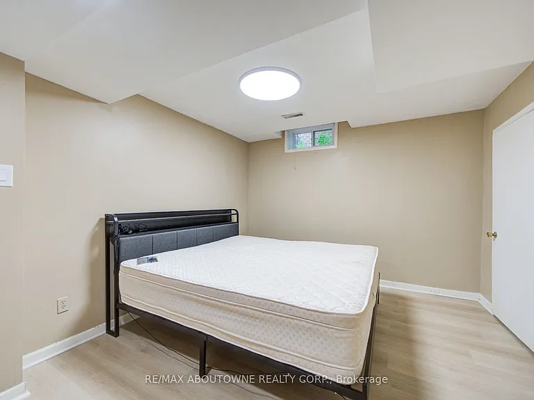 1156 Old Colony Rd #LOWER — Photo 23