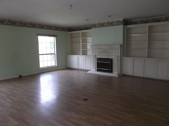 2nd image of 1112 East St