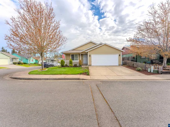 910 Kauai St SE, Salem, OR 97317