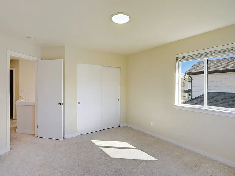 124 Homer Ave SW — Photo 14