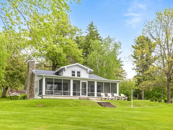 607C Illinois Ave, Green Lake, WI 54941