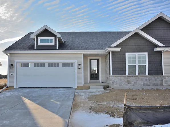 1007 Elderberry ROAD, Oconomowoc, WI 53066