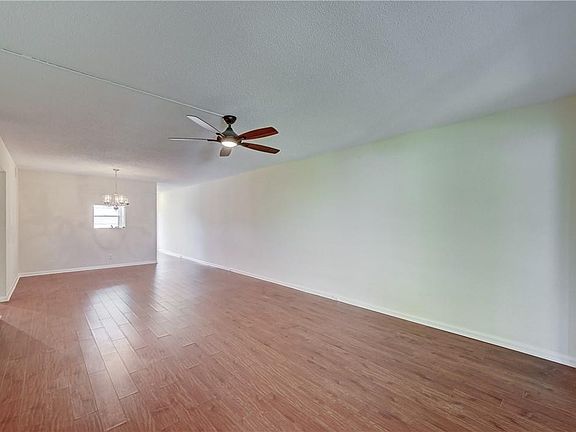 5th image of 4702 Martinique Drive #C3