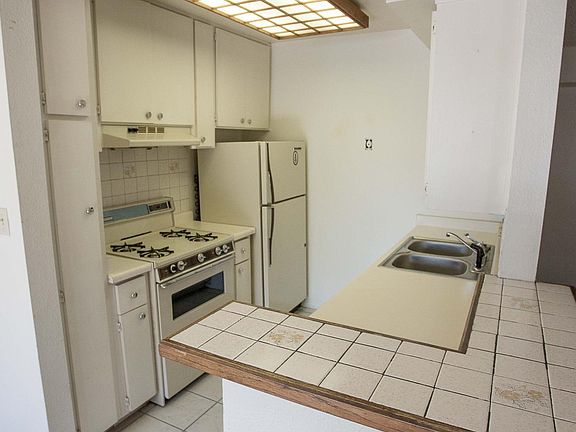 2nd image of 1701 W Tuckey Ln #127