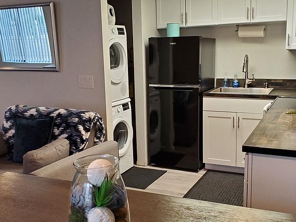 4th image of 1989 Mesquite Ave #15