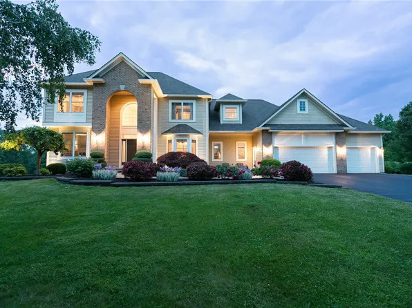 1806 Trellis Cir, Webster, NY 14580